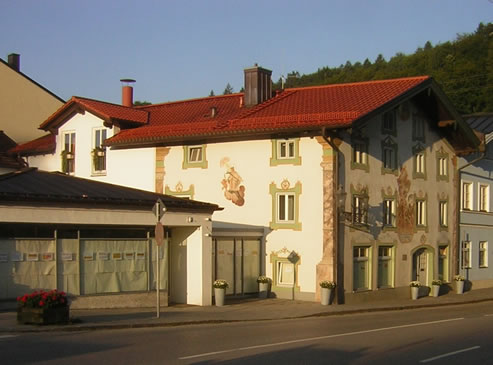 Denkmalgeschütztes Wohn- und Geschäftshaus